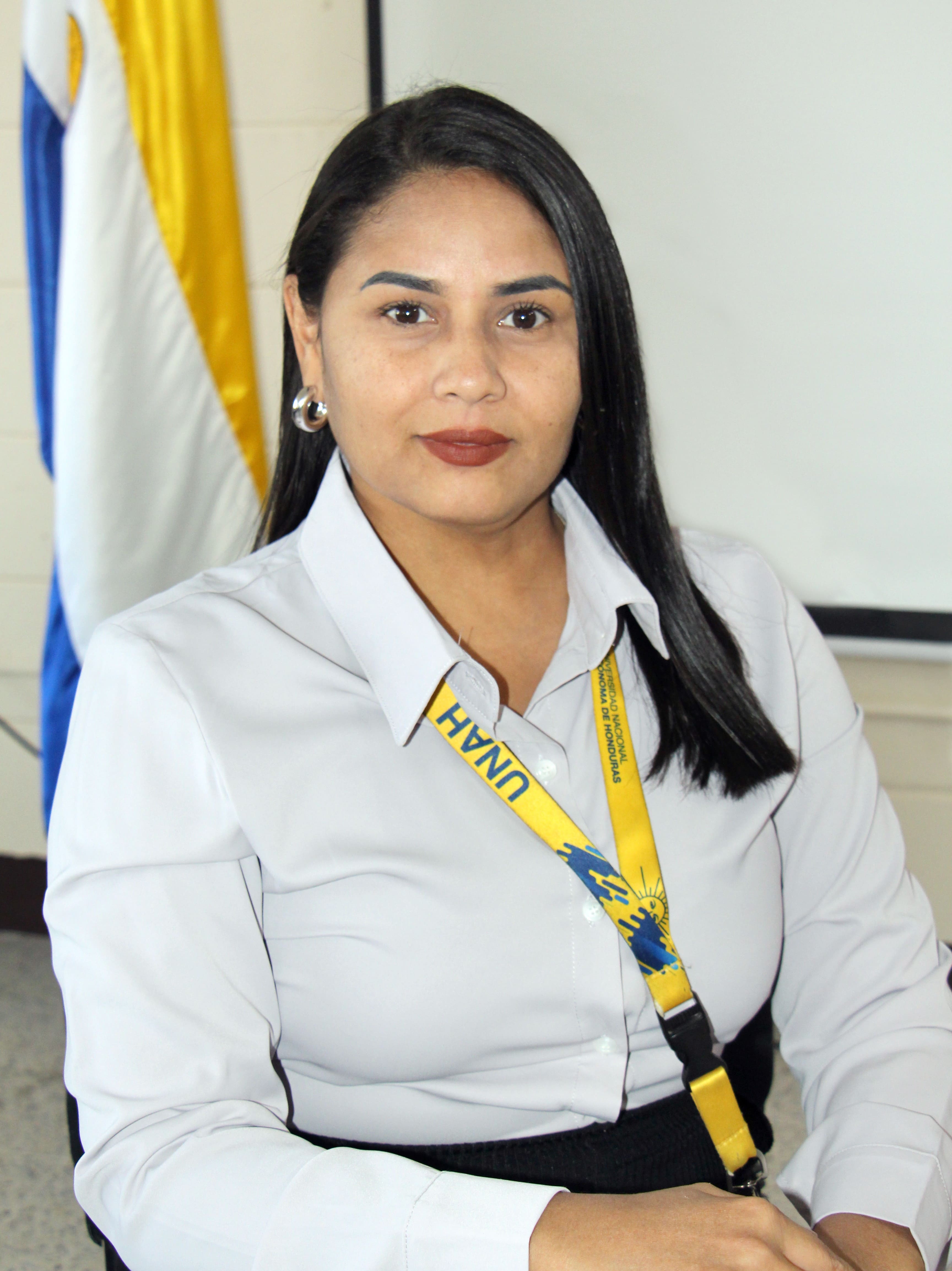 Oficial Administrativo Cinthya Abigahil Funez Flores